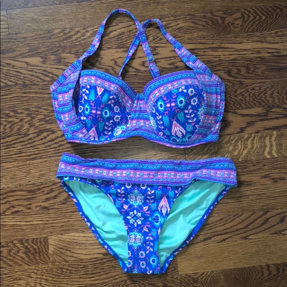 Women’s bathing suit!